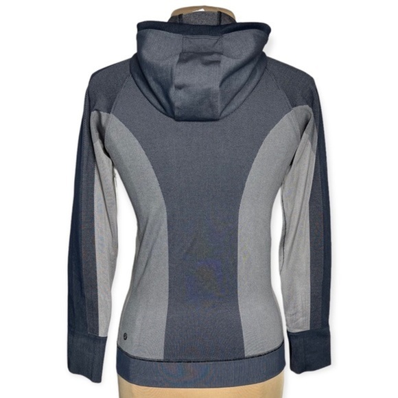 Lululemon Ebb to Train Jacket *Abstract
Black / Dark Chrome
New with Tags - Picture 7 of 17